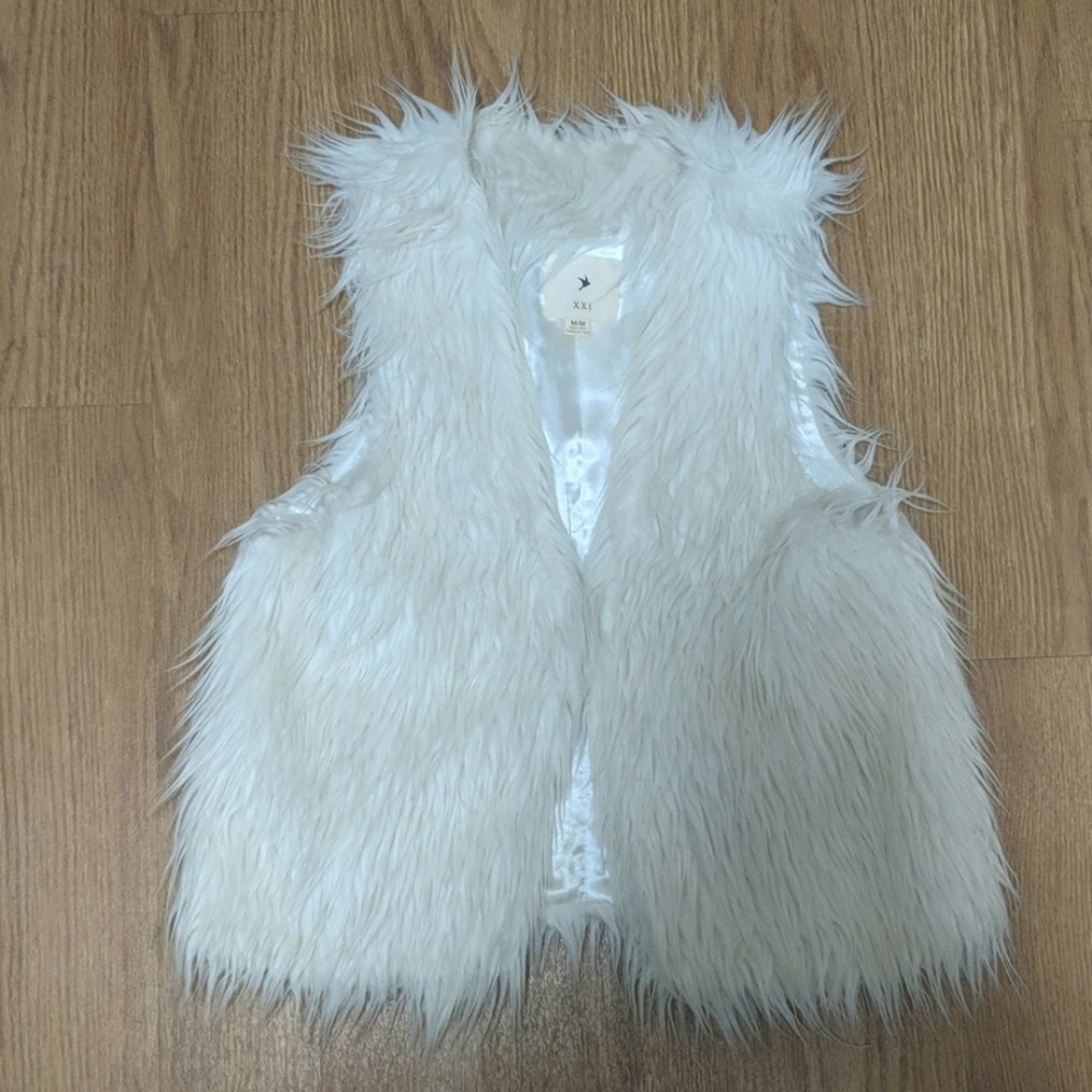 XXI Fuzzy White Vest